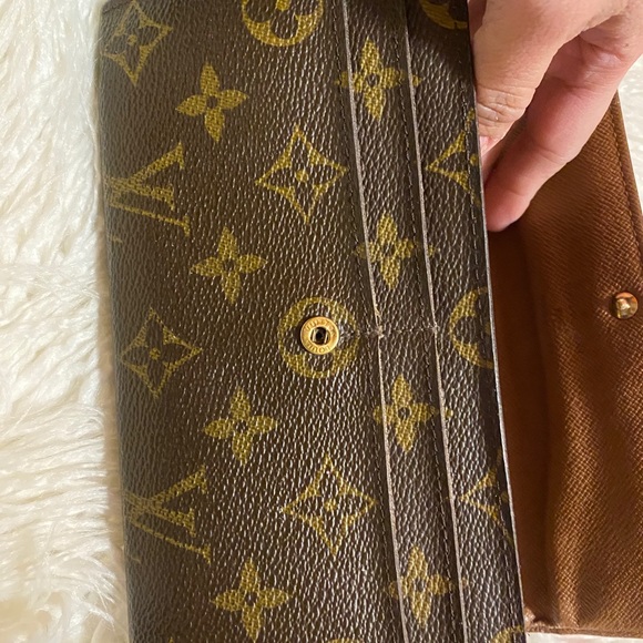 Authentic Bifold Wallet Monogram - Picture 4 of 10